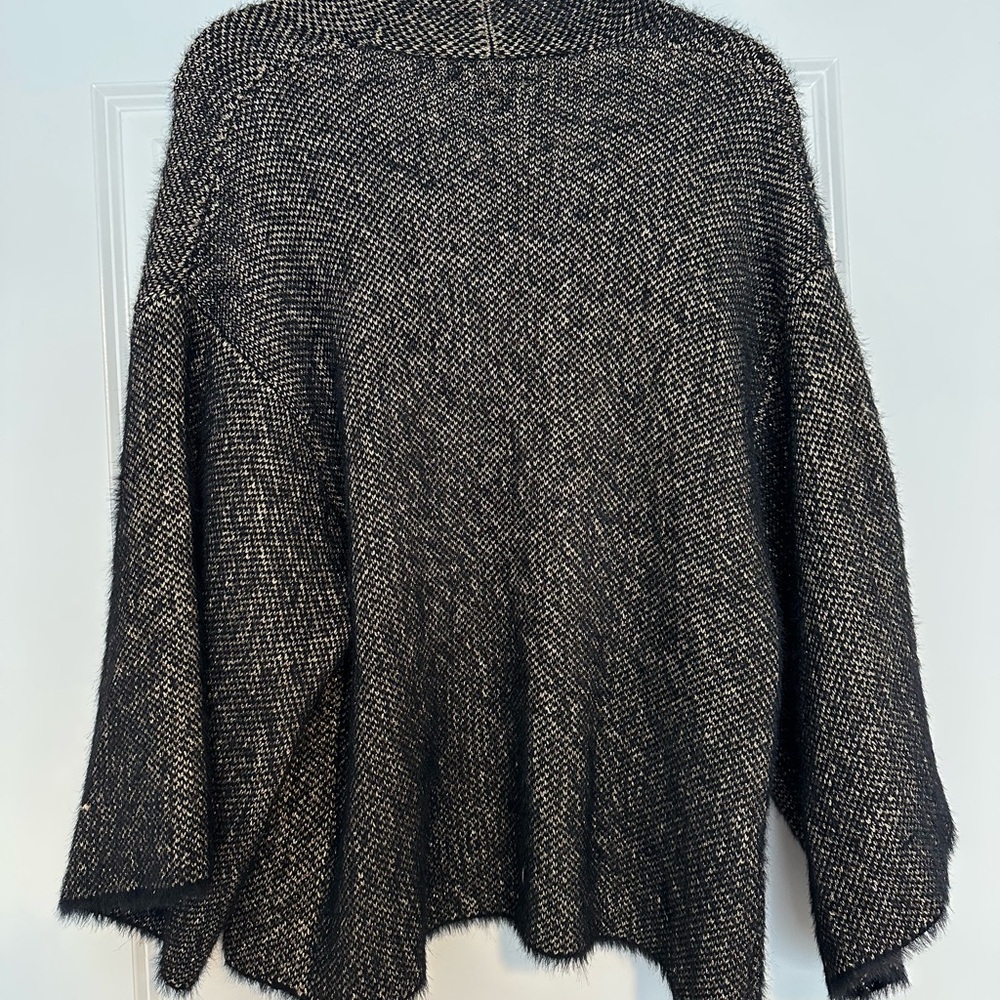 The Softest Women's Sleeping on Snow Metallic Shawl - Picture 3 of 11